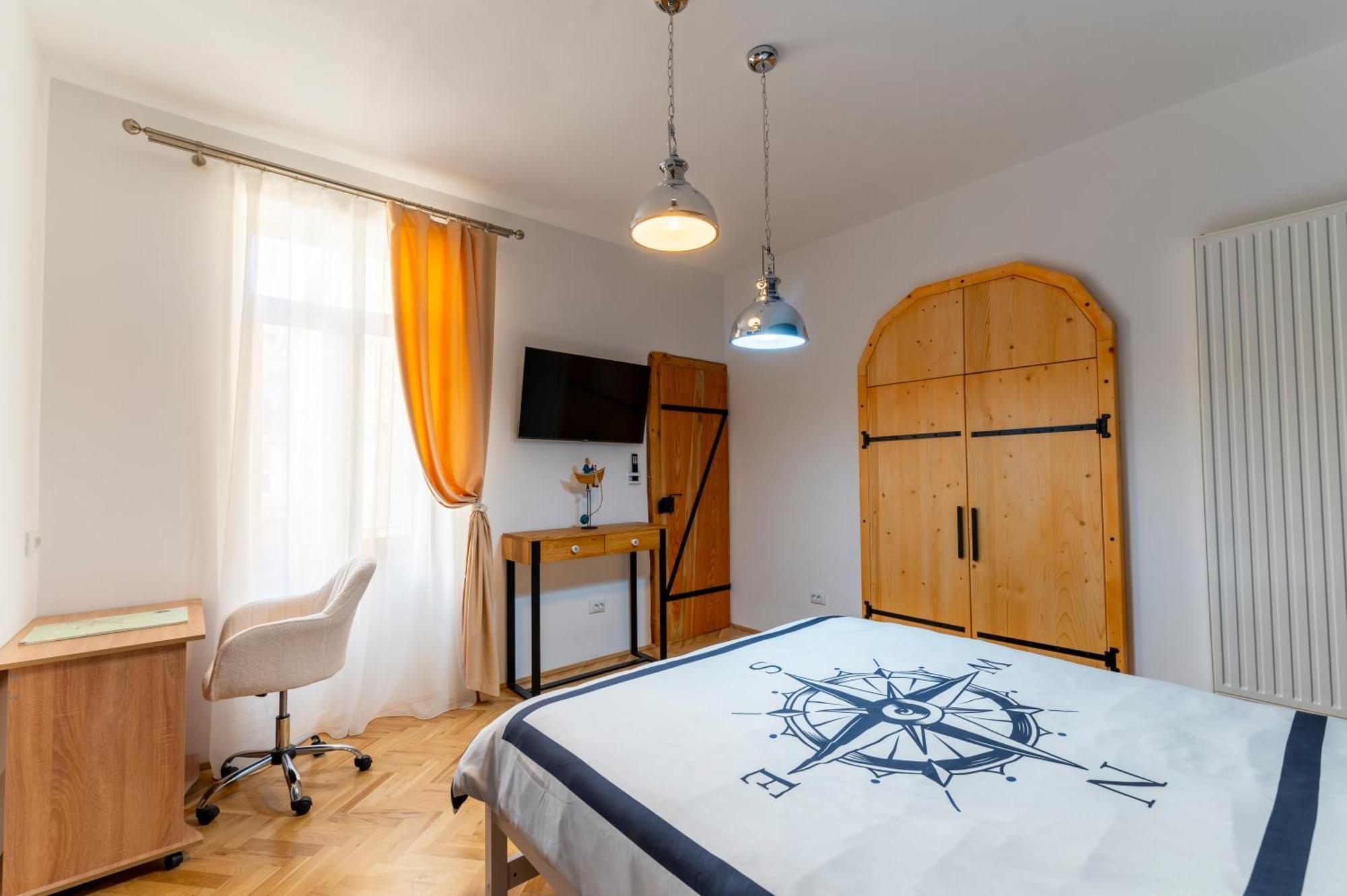 Luxurious Apartment In Old Town - Ultra Central Brasov Luaran gambar