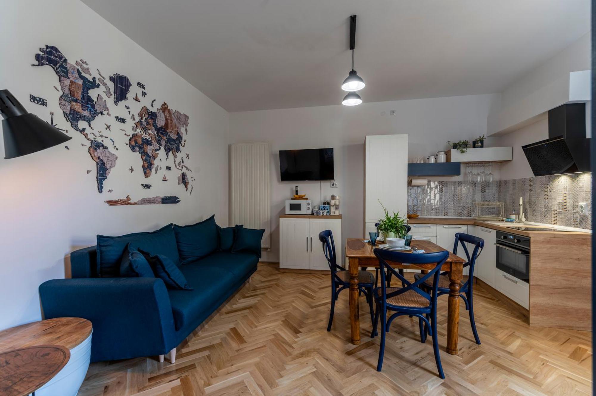Luxurious Apartment In Old Town - Ultra Central Brasov Luaran gambar