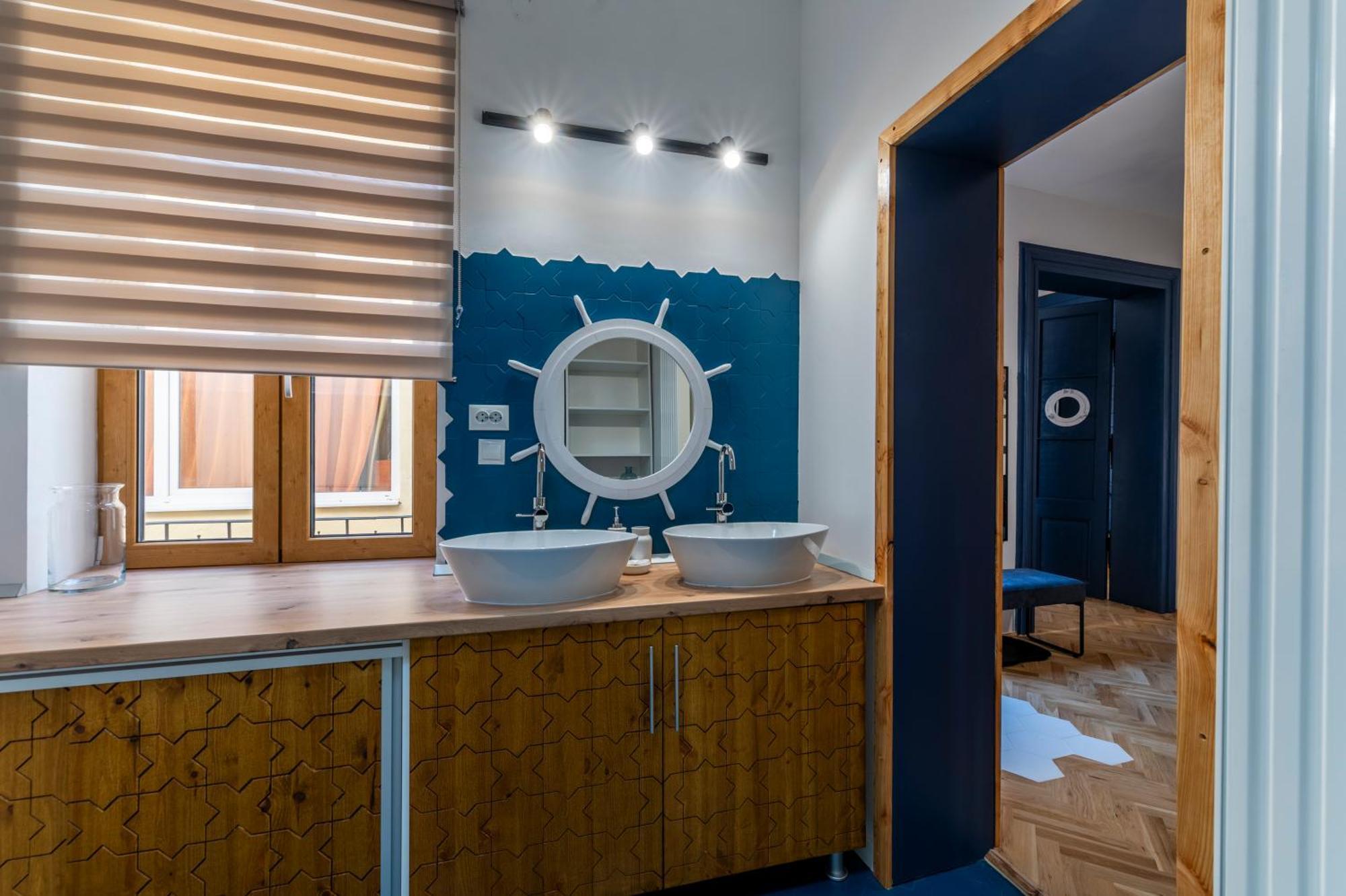 Luxurious Apartment In Old Town - Ultra Central Brasov Luaran gambar